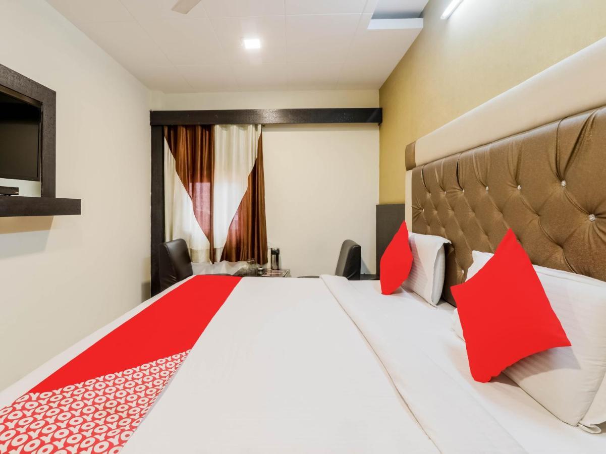 Oyo 79765 Hotel Samrat Лакнау Екстериор снимка