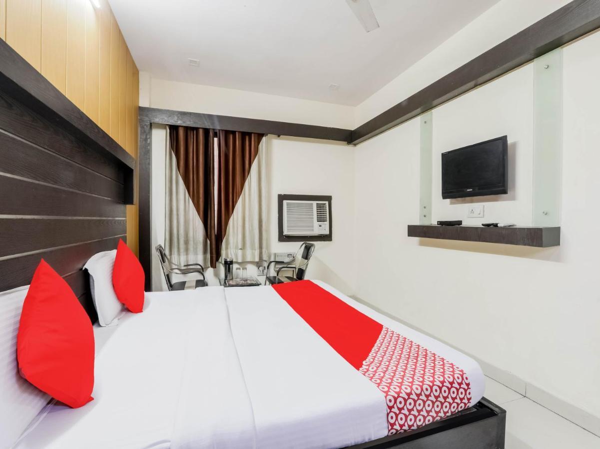 Oyo 79765 Hotel Samrat Лакнау Екстериор снимка
