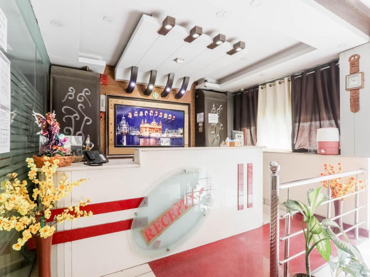 Oyo 79765 Hotel Samrat Лакнау Екстериор снимка